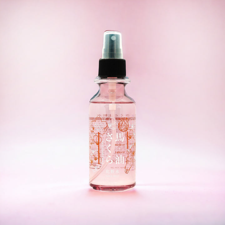 馬油さくら化粧水150mL｜シュッと一吹きでお肌の保湿。ほのかな桜の香りに包まれて。