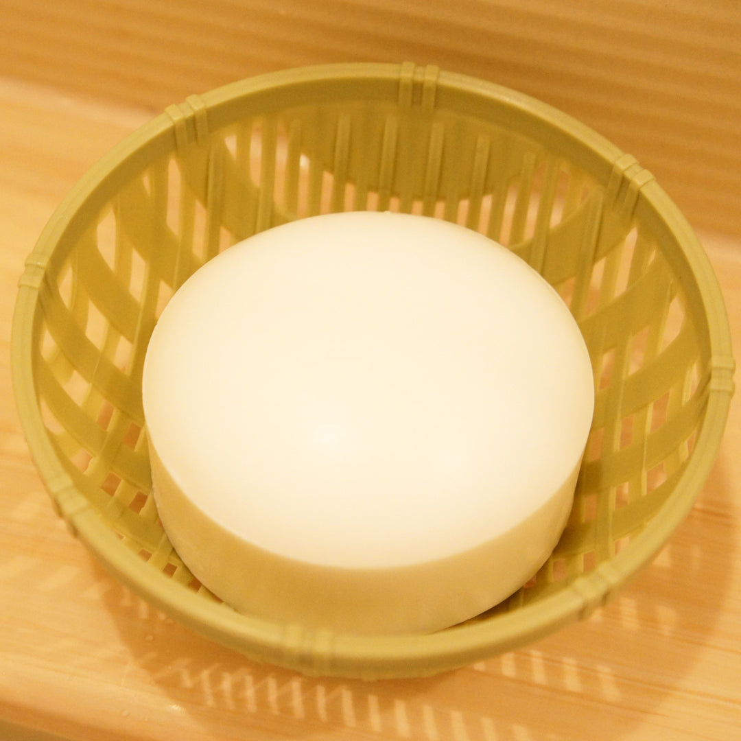 肌美人豆腐石けん 130g 泡立てネット付き｜大豆イソフラボン｜ダイズ種子エキス、ニガリ、海苔エキス配合｜納豆のネバ由来のアミノ酸系保湿成分ポリグルタミン酸配合